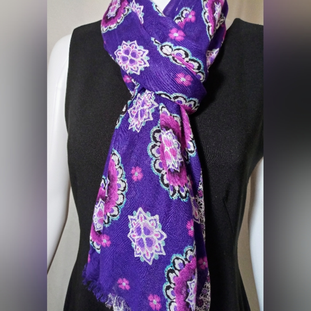 Vera Bradley Soft Fringe Scarf in Purple Medallion
